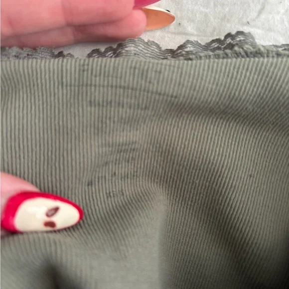 Lace Strapless Top in Green ! - Picture 4 of 4